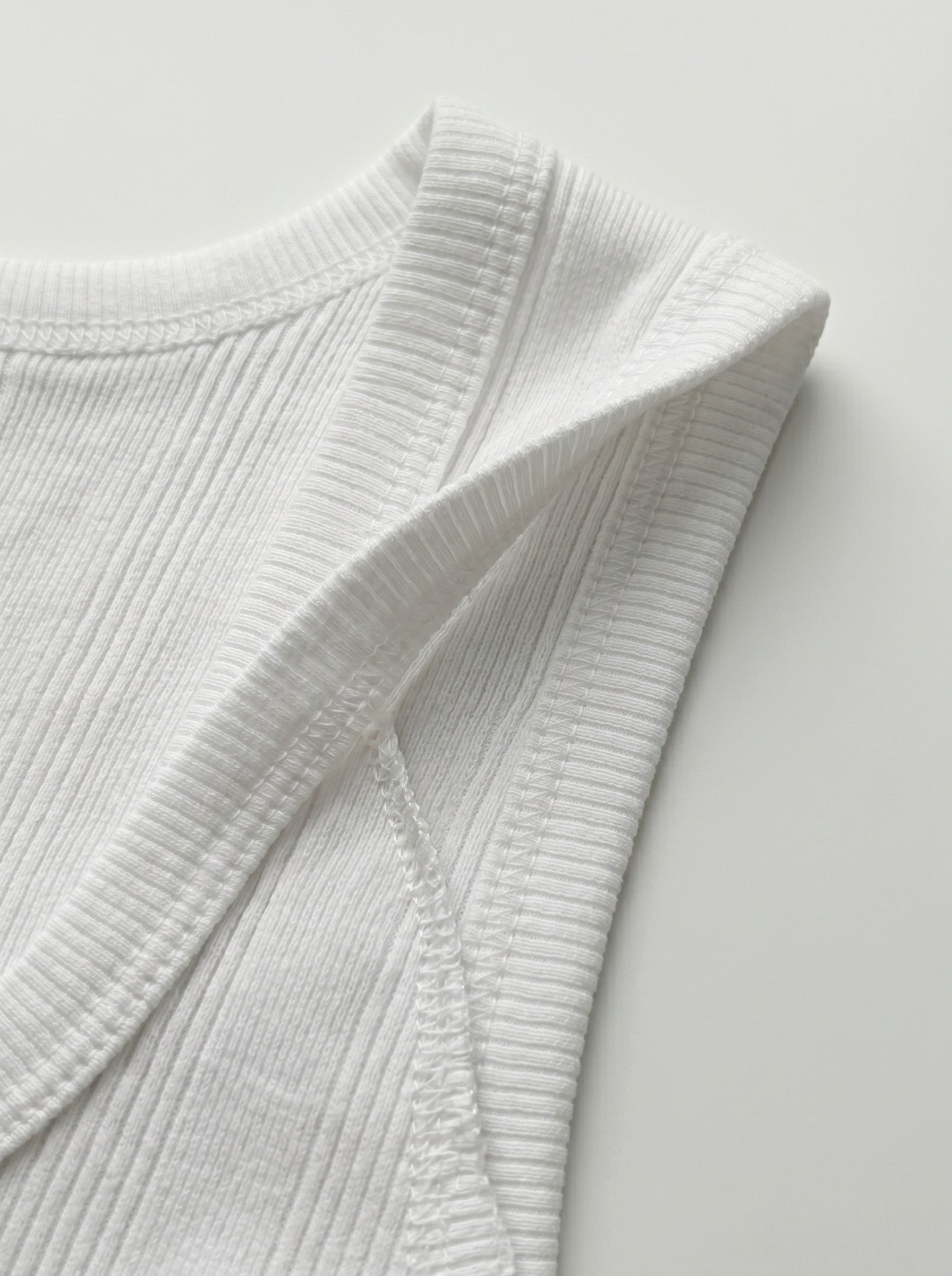 RIB vest fabric detail